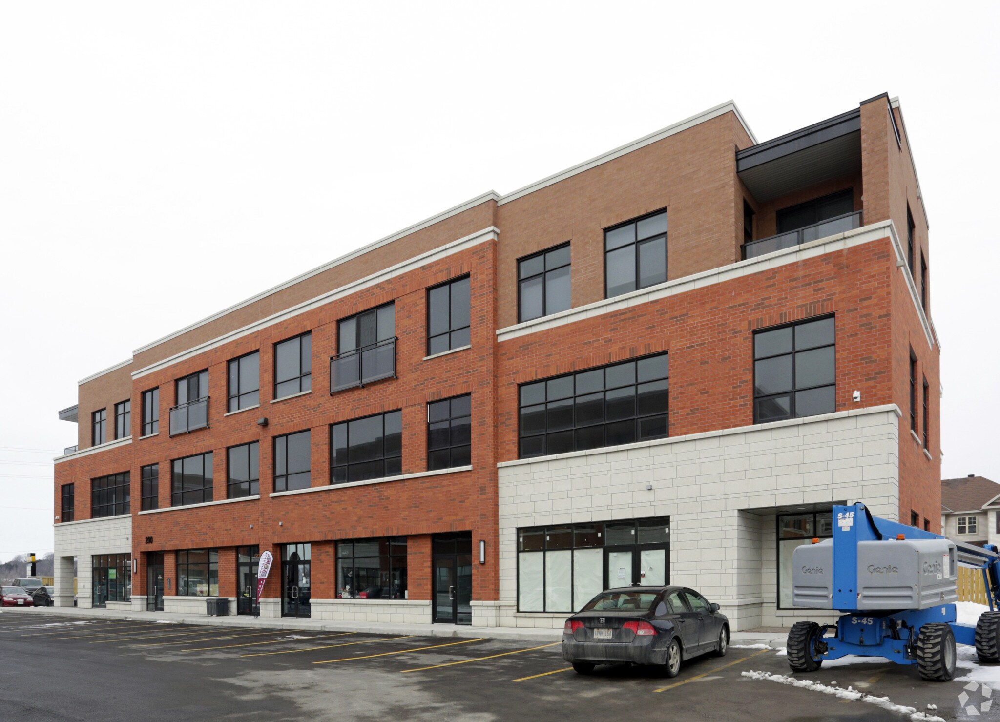 200 Kennevale Dr, Ottawa, ON à vendre Photo du bâtiment- Image 1 de 1