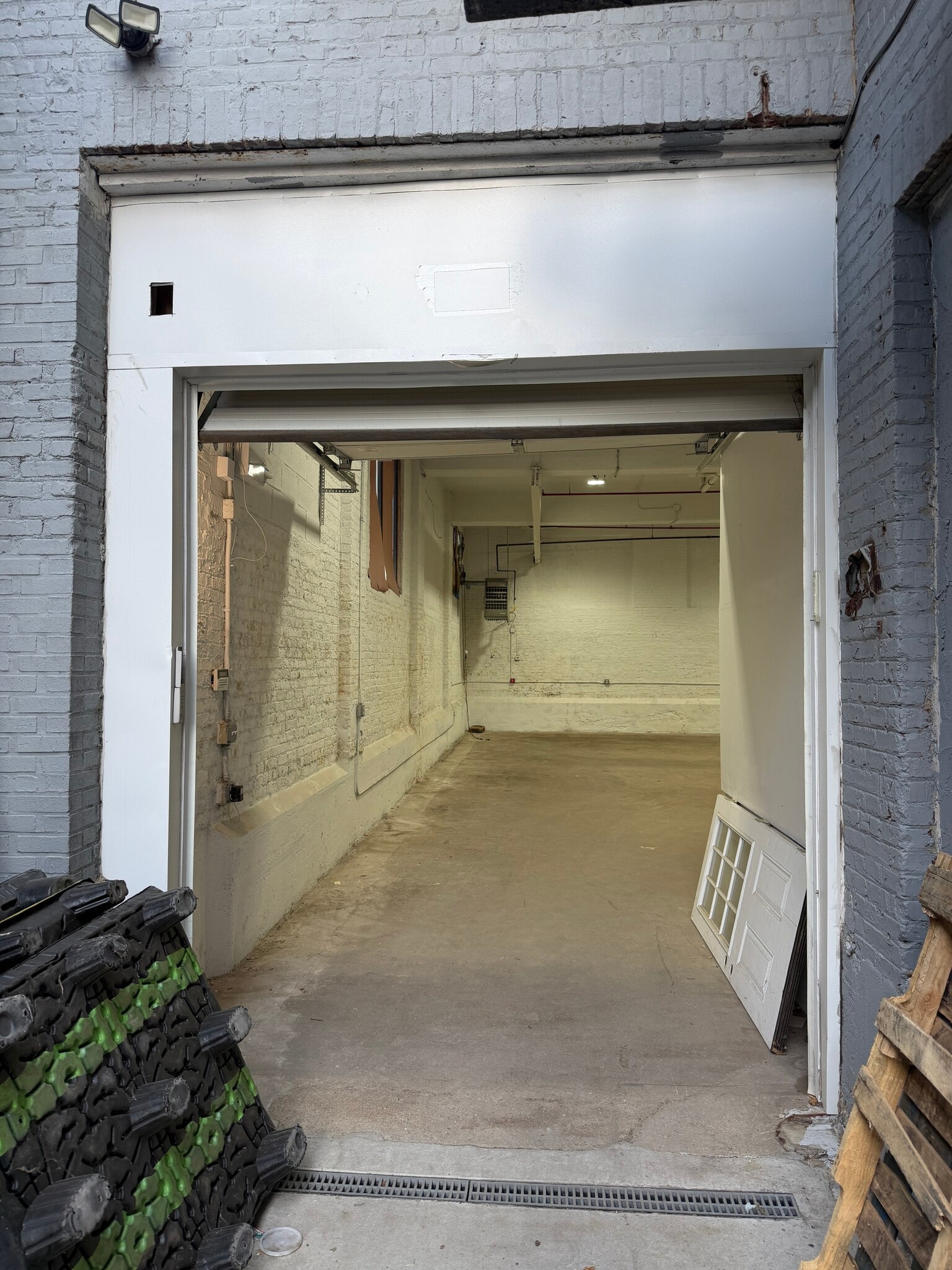 226 New Brunswick Ave, Perth Amboy, NJ for lease Interior Photo- Image 1 of 7