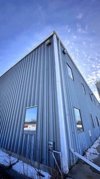 63317 Rge Road 424, Cold Lake, AB à vendre - Photo du bâtiment - Image 2 de 2