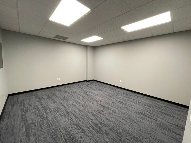 412 Isaacks Ct, Humble, TX à louer - Photo du bâtiment - Image 3 de 3