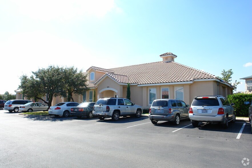 19222 Stonehue, San Antonio, TX à louer - Photo du bâtiment - Image 3 de 10