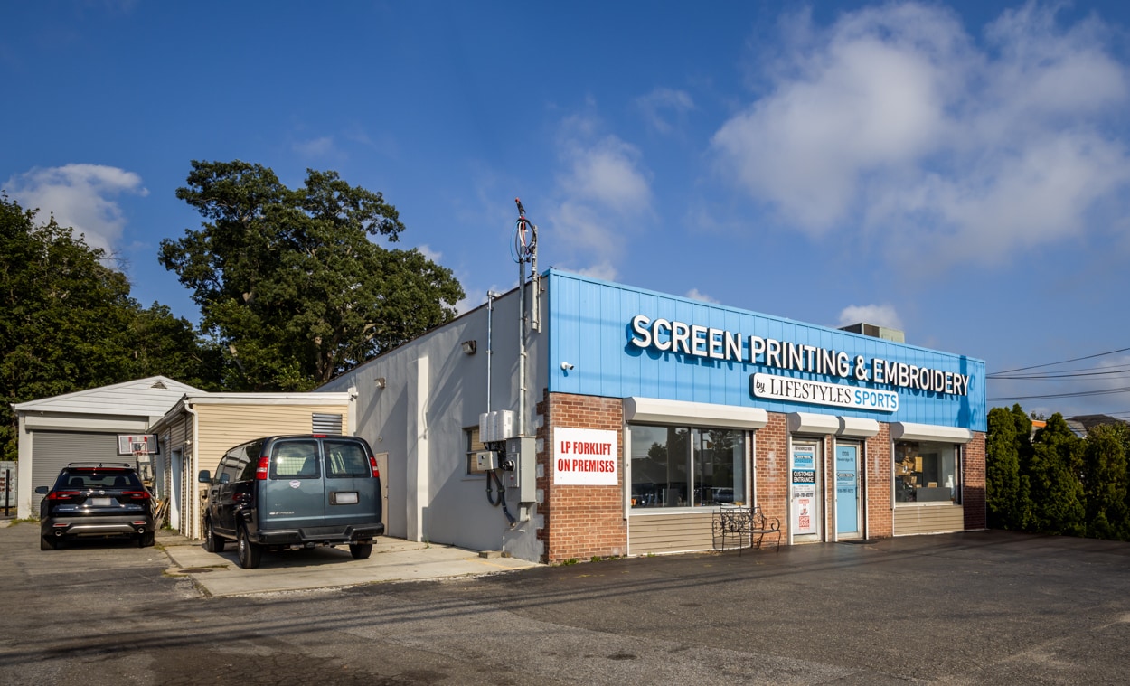 1709 Newbridge Rd, North Bellmore, NY for sale Building Photo- Image 1 of 18