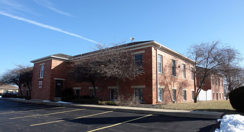 2815 Old Jacksonville Rd, Springfield, IL à louer - Photo du bâtiment - Image 2 de 8