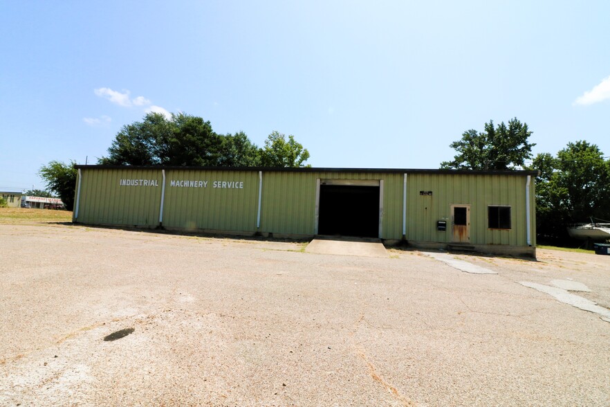 3012 W Loop 281, Longview, TX for sale - Primary Photo - Image 1 of 1