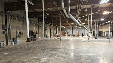 2219 Talley Way, Kelso, WA for sale Interior Photo- Image 2 of 17