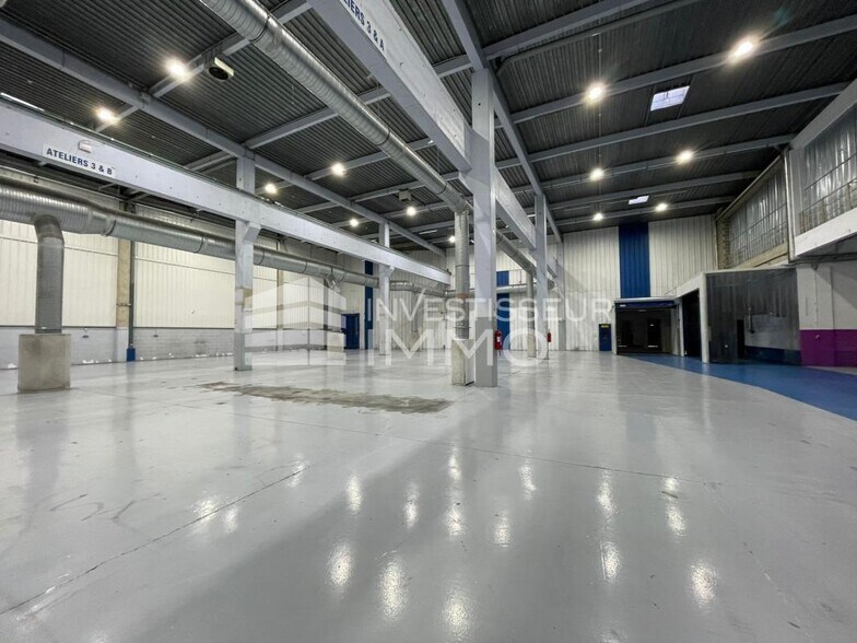 Flex in Poincy for lease - Building Photo - Image 3 of 10