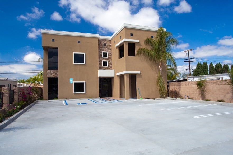 10421 Magnolia Ave, Anaheim, CA for sale - Primary Photo - Image 1 of 9