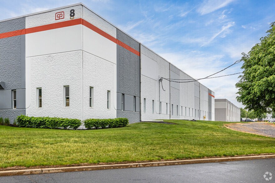 8 Nicholas Ct, South Brunswick, NJ for lease - Primary Photo - Image 1 of 8