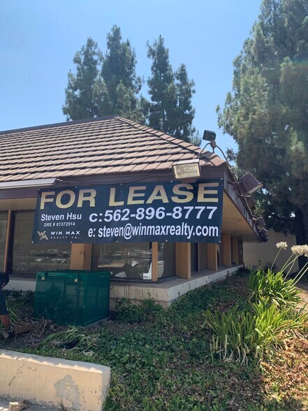 306 N Azusa Ave, Covina, CA à louer - Photo du bâtiment - Image 2 de 8