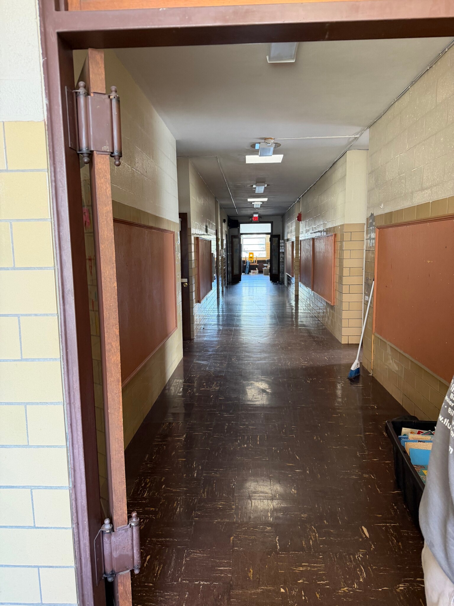 385 High St, Fall River, MA for lease Interior Photo- Image 1 of 16