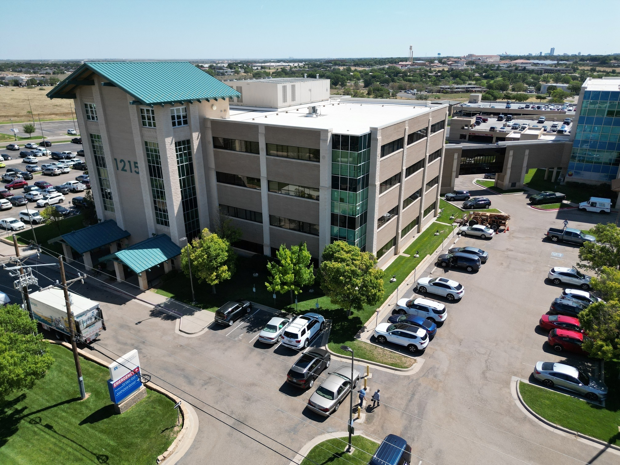 1215 Coulter Dr, Amarillo, TX à louer Photo du bâtiment- Image 1 de 7