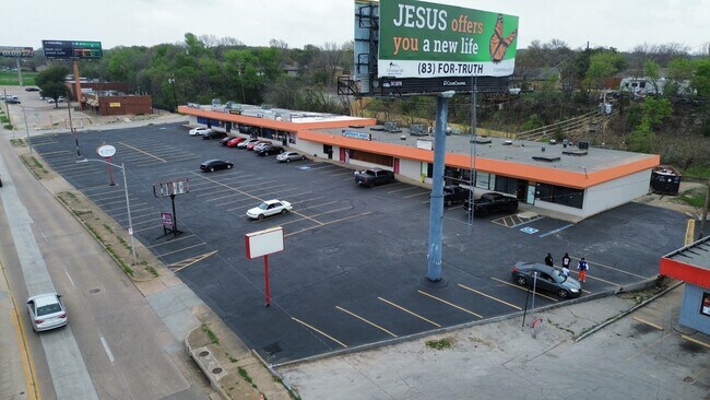 More details for 5412-5438 Brentwood Stair Rd, Fort Worth, TX - Retail for Sale