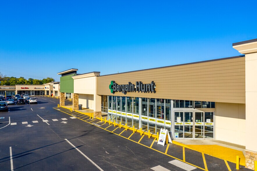 1201-1395 N Mt. Juliet Rd, Mount Juliet, TN à louer - Photo du bâtiment - Image 3 de 10