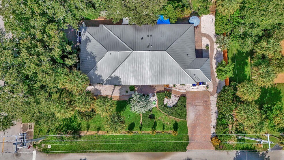 1505 Coral Ave, Vero Beach, FL à vendre - Photo du bâtiment - Image 2 de 17