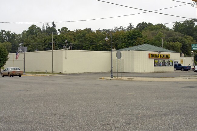 Plus de détails pour 15 S Bridge St, Saranac, MI - Bureau/Commerce de détail à louer