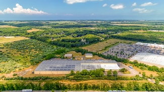 Plus de détails pour 1852 Old Country Rd, Riverhead, NY - Industriel à vendre
