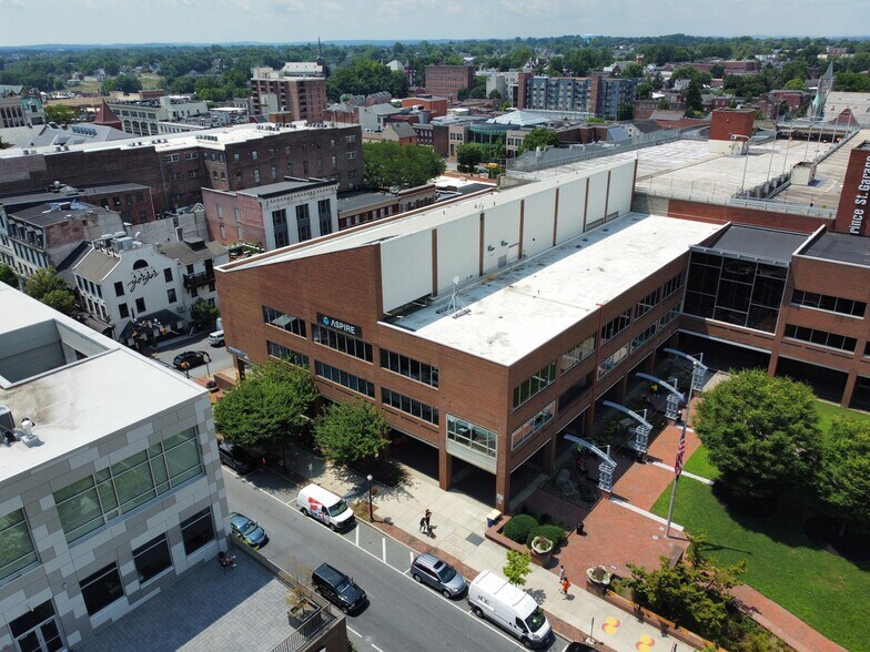 100 N Queen St, Lancaster, PA à vendre - Photo du bâtiment - Image 2 de 61