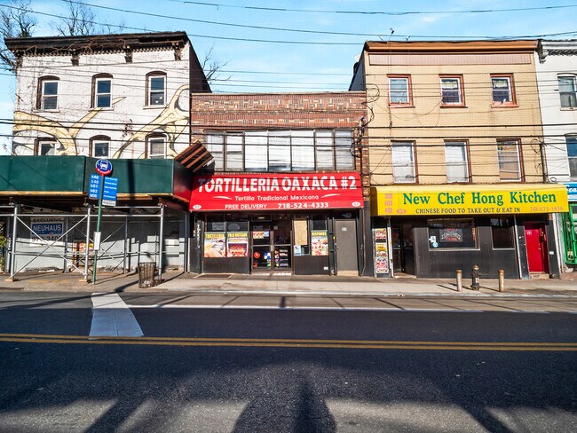 Plus de détails pour 57 Victory Blvd, Staten Island, NY - Commerce de détail à louer