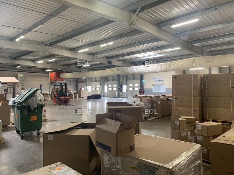 Industrial in Châteaurenard for lease - Interior Photo - Image 2 of 2