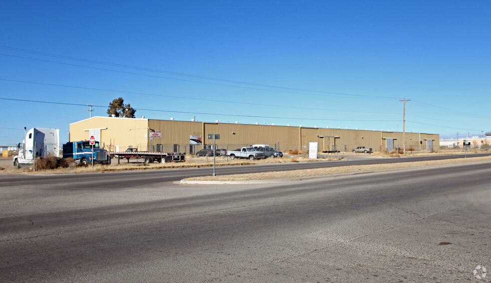 381 S Darrington Rd, El Paso, TX for lease - Primary Photo - Image 1 of 10