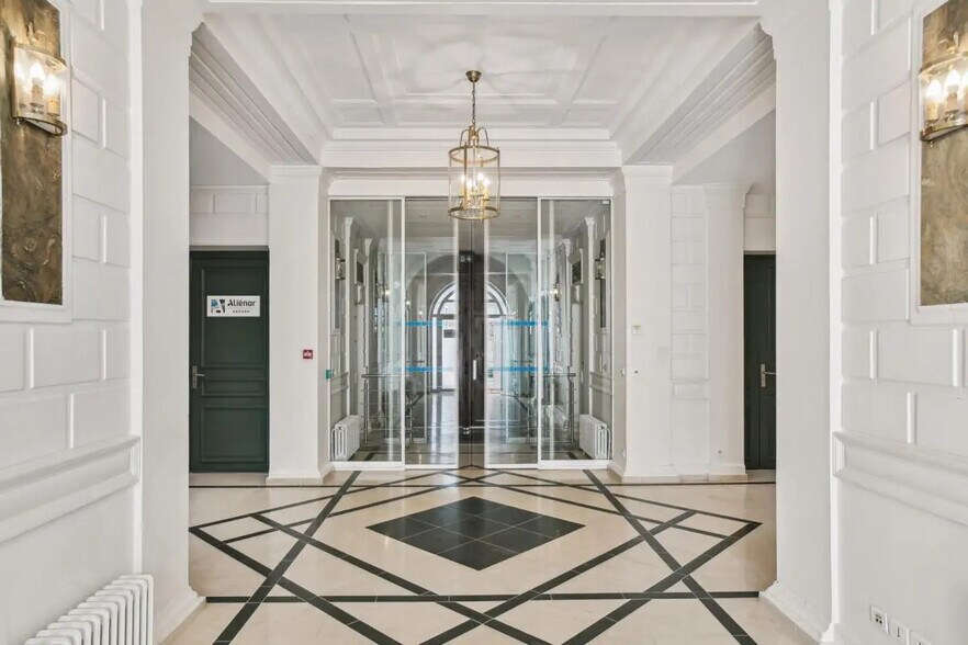 45 Rue Boissière, Paris for lease - Interior Photo - Image 3 of 12