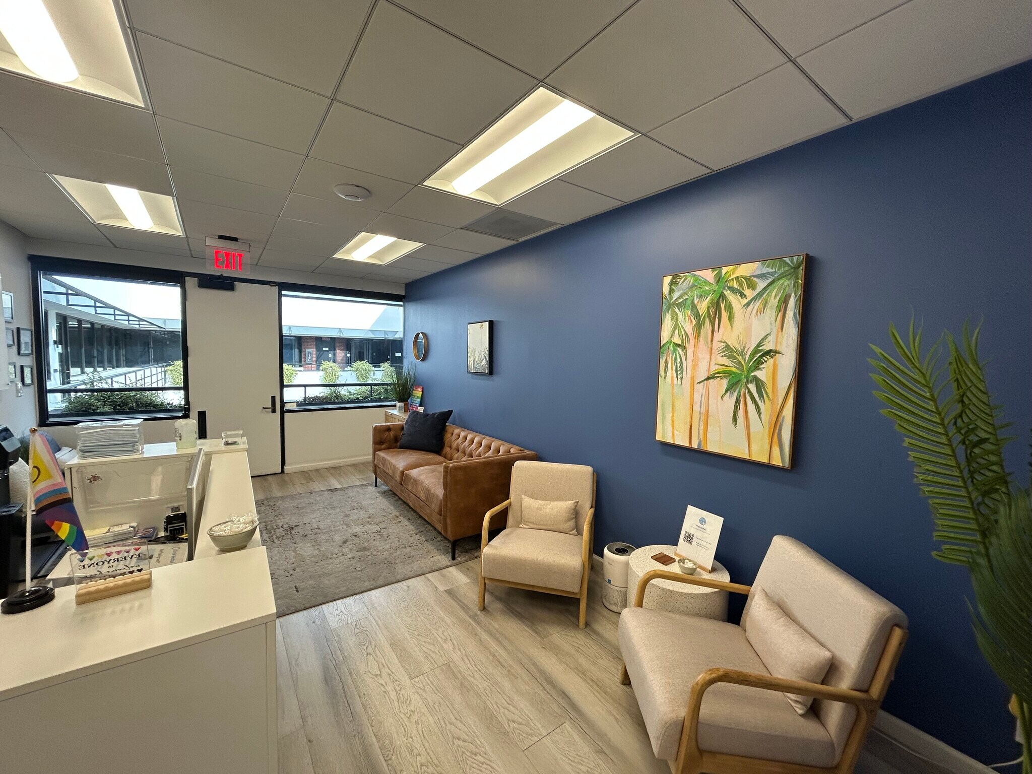 415 N Crescent Dr, Beverly Hills, CA for lease Interior Photo- Image 1 of 15