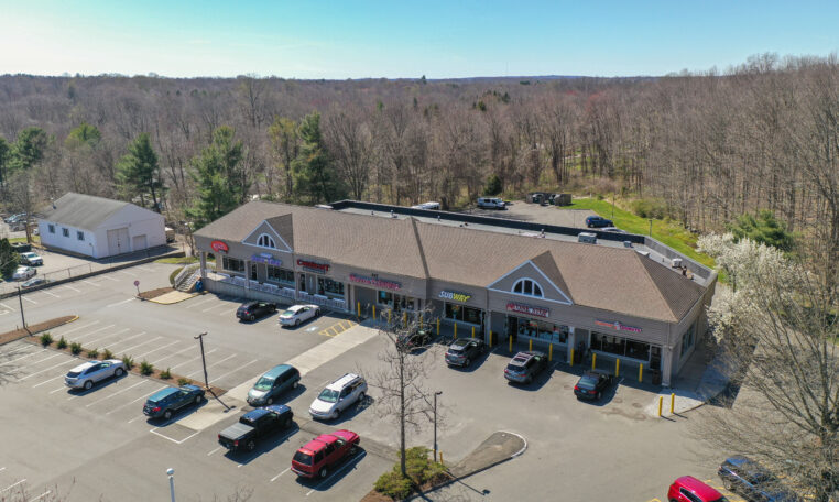 447 Monroe Tpke, Monroe, CT for lease Primary Photo- Image 1 of 13
