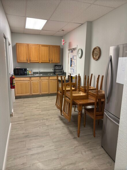 17880 Toledo Blade Blvd, Port Charlotte, FL à louer - Photo intérieure - Image 2 de 17