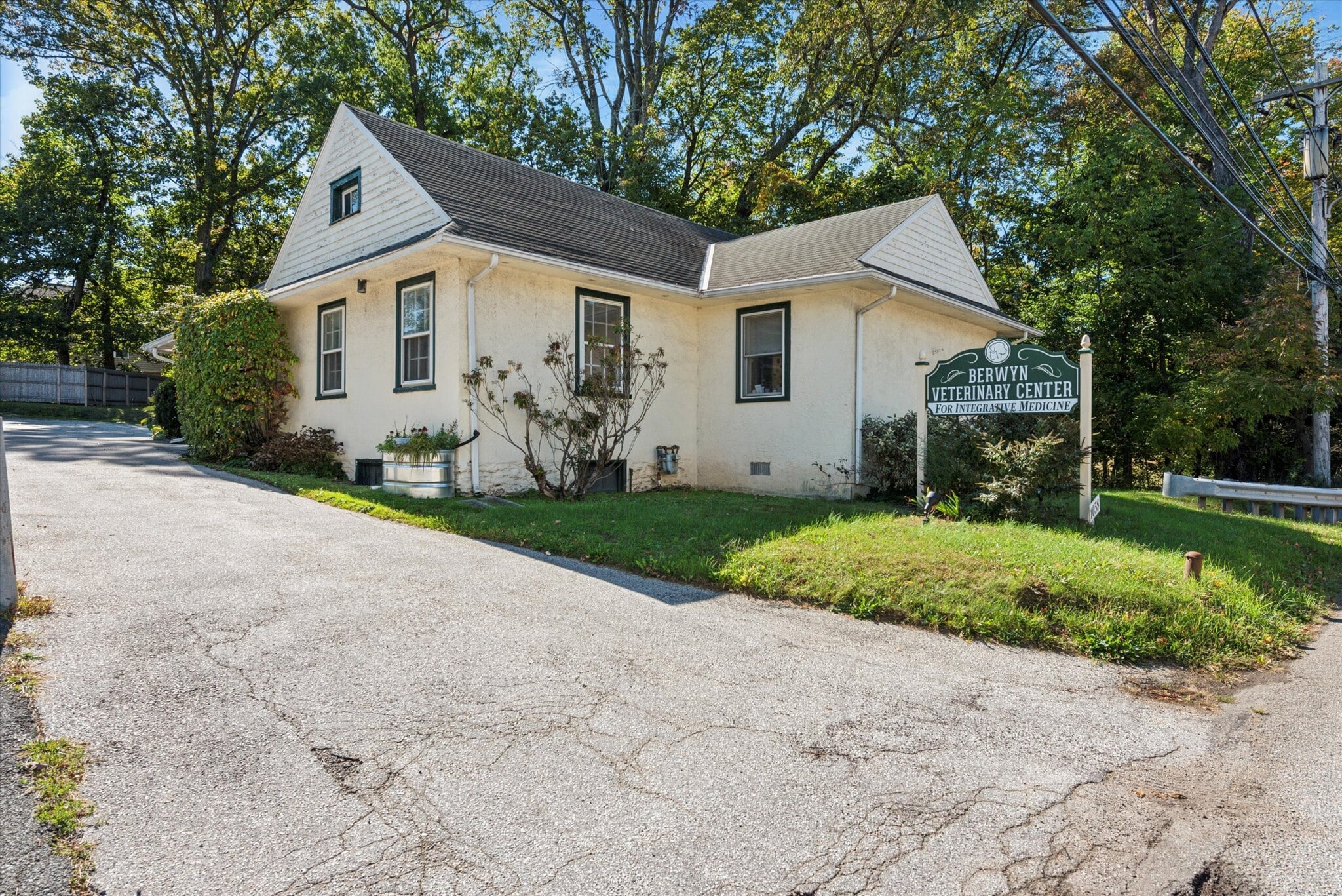 1058 Lancaster Ave, Berwyn, PA for sale Primary Photo- Image 1 of 28
