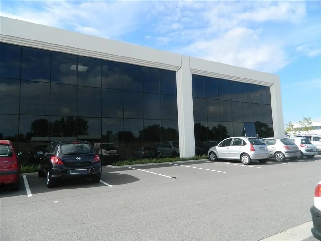 Office in Labège for lease Building Photo- Image 1 of 5