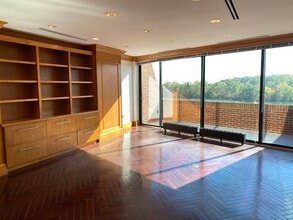1000-1010 Wisconsin Ave NW, Washington, DC for lease Interior Photo- Image 1 of 7