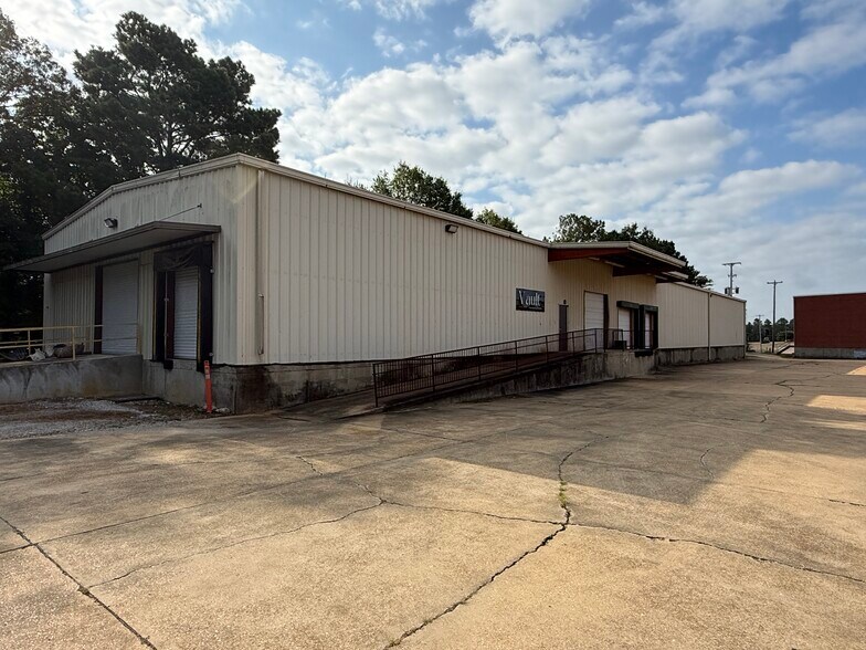 3406 W Main St, Tupelo, MS à louer - Photo du bâtiment - Image 1 de 13