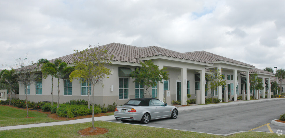 5240 S University Dr, Davie, FL à vendre - Photo principale - Image 1 de 1