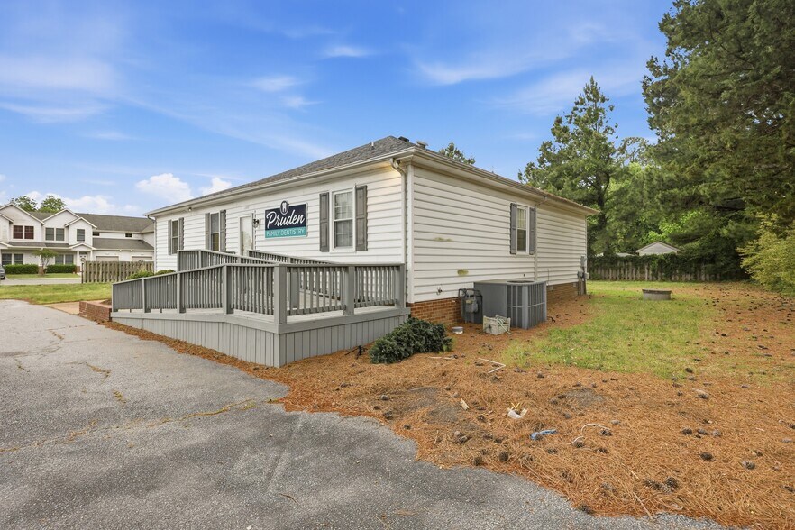 2303 Pruden Blvd, Suffolk, VA à vendre - Photo du bâtiment - Image 3 de 44