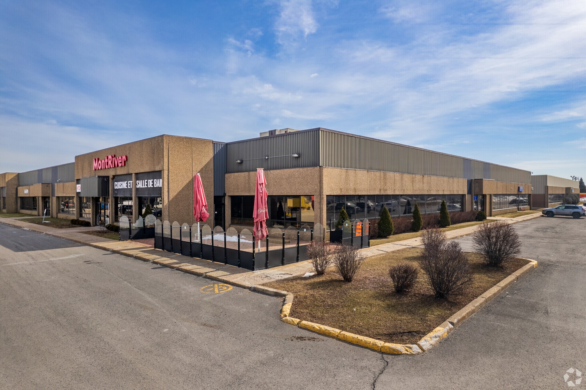 9900-9942 Ch de la Côte-de-Liesse, Montréal, QC à vendre Photo du bâtiment- Image 1 de 1