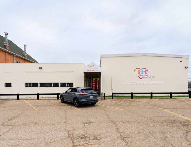 Plus de détails pour 10436 83 Av NW, Edmonton, AB - Commerce de détail à vendre