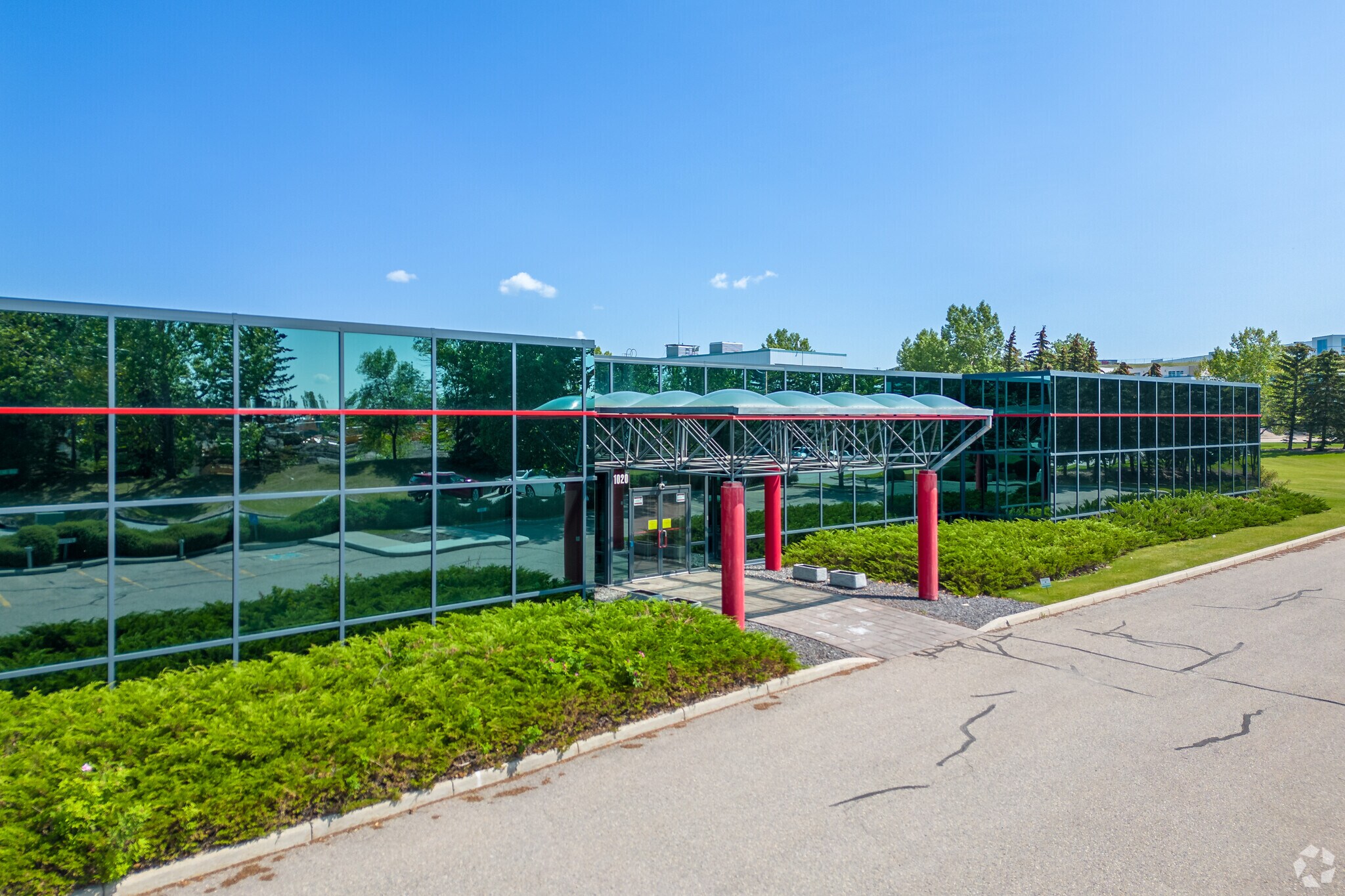 1020 68th Ave NE, Calgary, AB à vendre Photo principale- Image 1 de 1