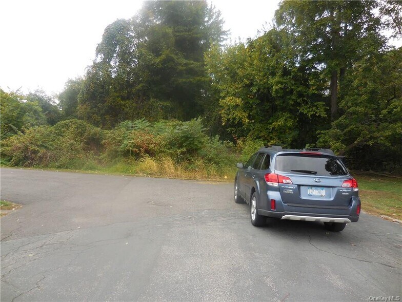 524 Macnary, New Windsor Township, NY for sale - Building Photo - Image 2 of 6