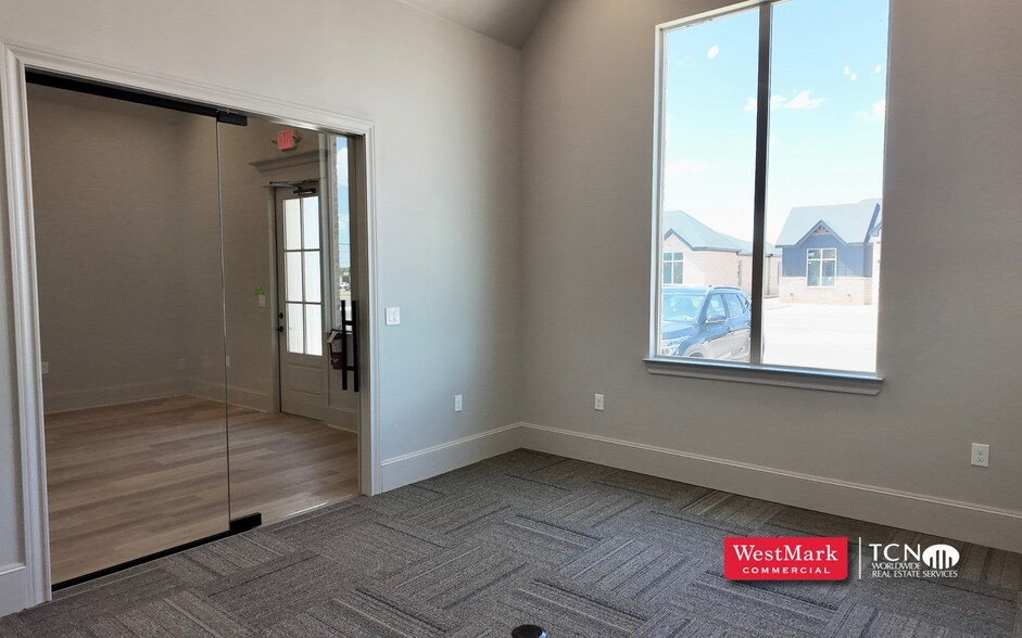 6923 82nd st, Lubbock, TX à louer - Photo du bâtiment - Image 3 de 7