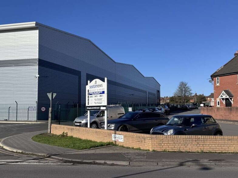 1-5 West Hendford, Yeovil à louer - Photo du bâtiment - Image 2 de 5