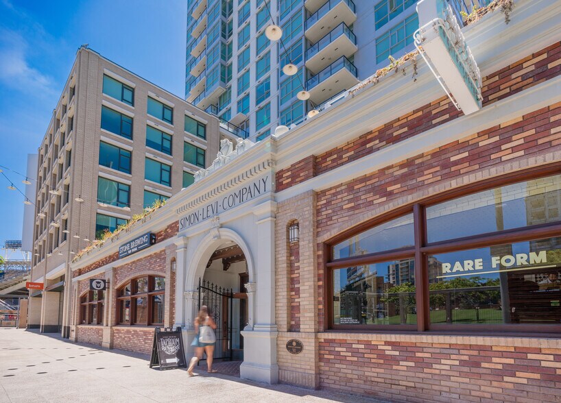 793 J St, San Diego, CA à louer - Photo du bâtiment - Image 2 de 7