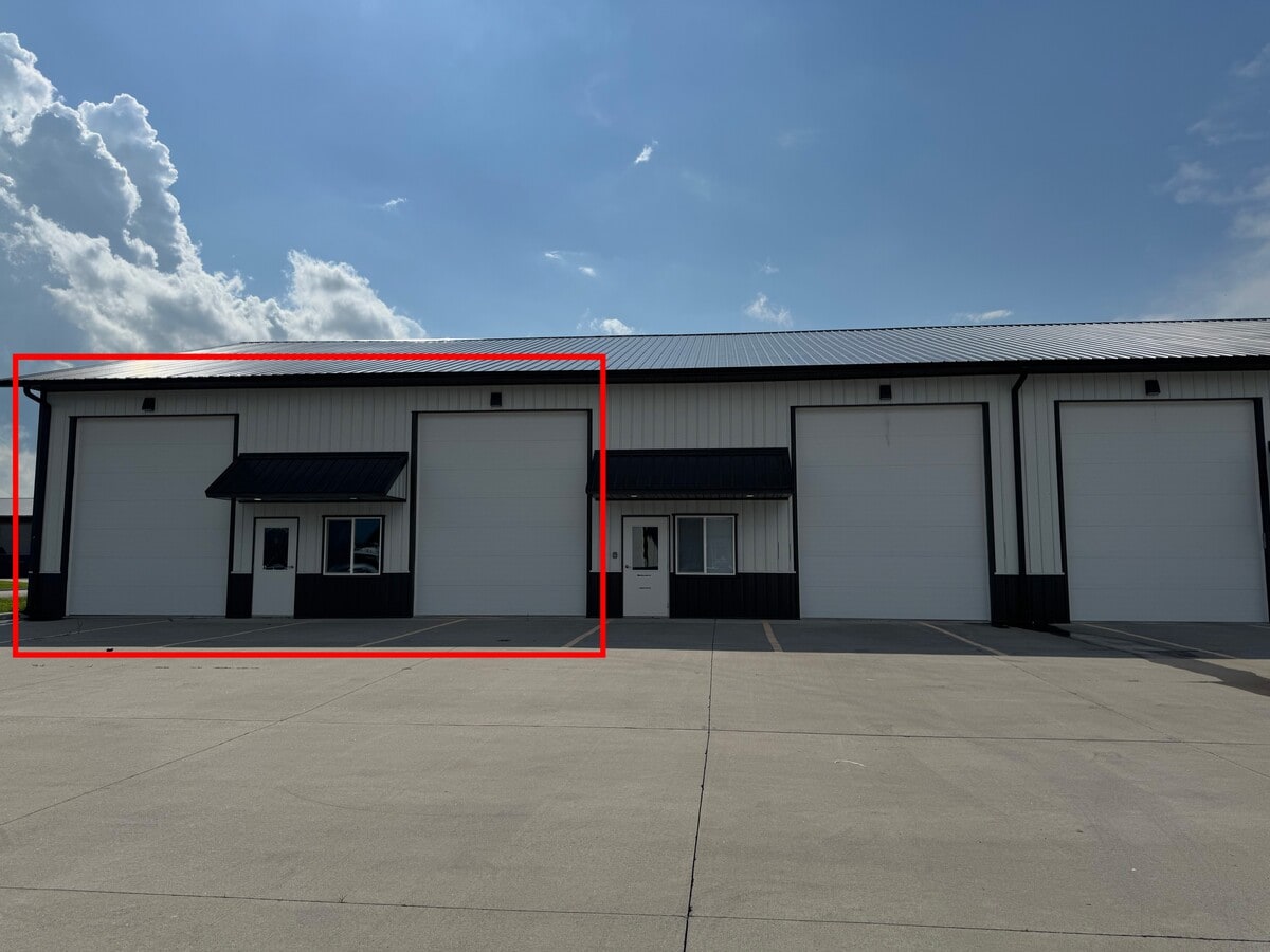 200 Greenfield Dr, Tiffin, IA 52340 - Unité A -  - Photo intérieure - Image 2 of 7
