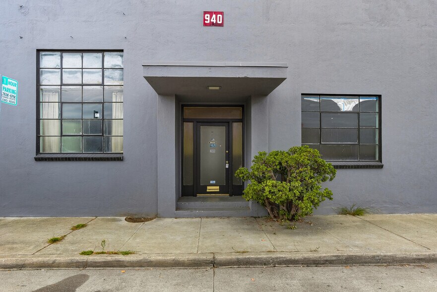 940 S Amphlett Blvd, San Mateo, CA à vendre - Photo du bâtiment - Image 2 de 17