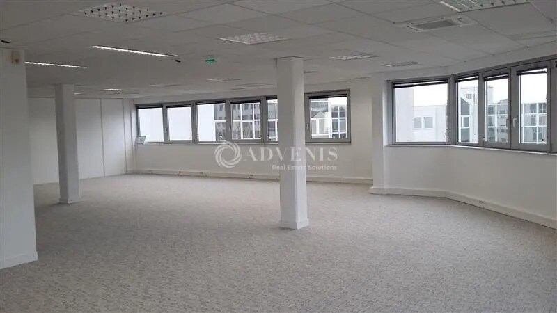 Office in Noisiel for lease - Interior Photo - Image 3 of 5