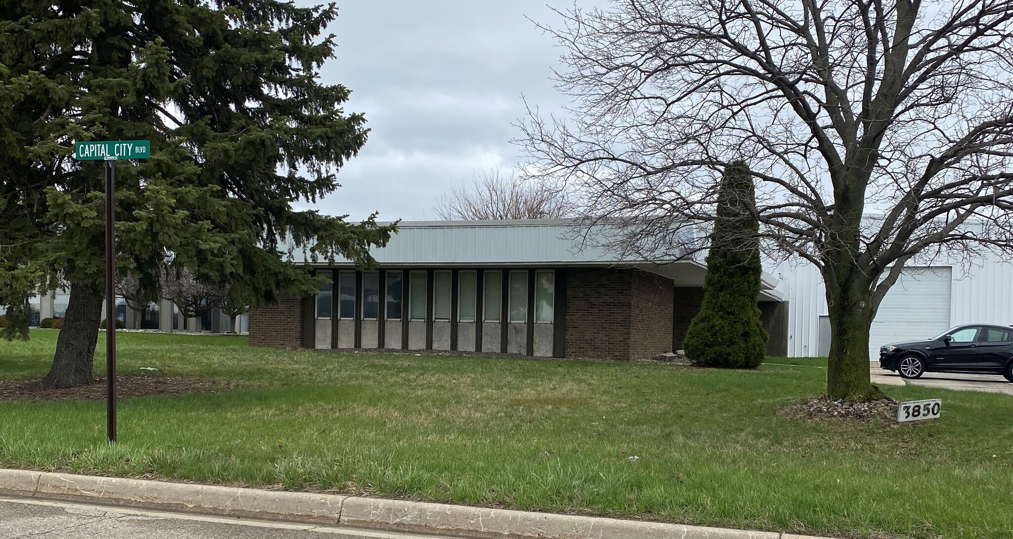 3850 Capital City Blvd, Lansing, MI for lease Building Photo- Image 1 of 10