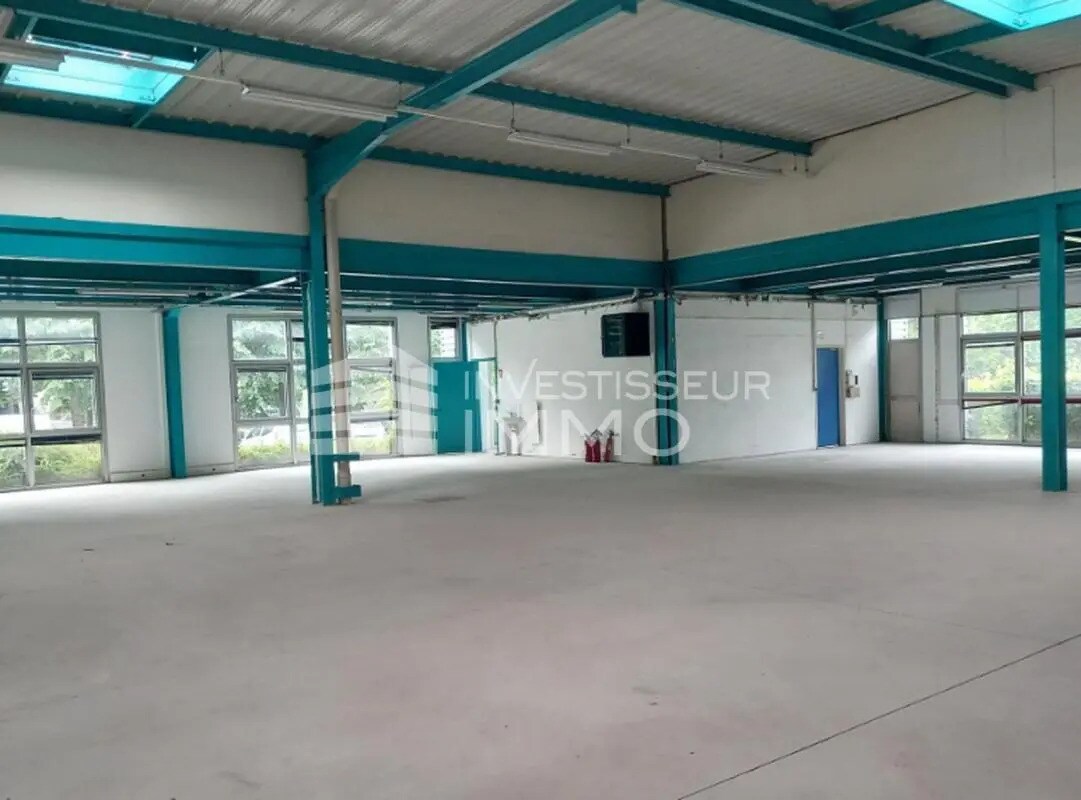 Flex in Tremblay-en-France for lease Interior Photo- Image 1 of 11