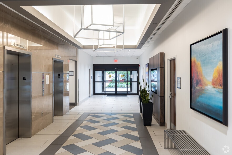 16220 Frederick Rd, Gaithersburg, MD for lease - Lobby - Image 3 of 7