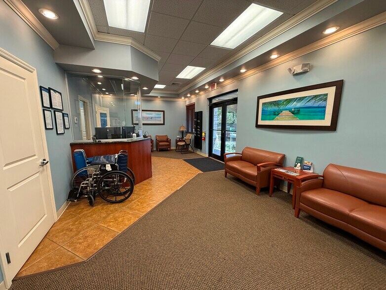 335 Clyde Morris Blvd, Ormond Beach, FL à louer - Photo intérieure - Image 3 de 13