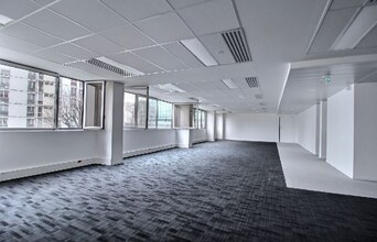 Office in Paris for lease Interior Photo- Image 2 of 4