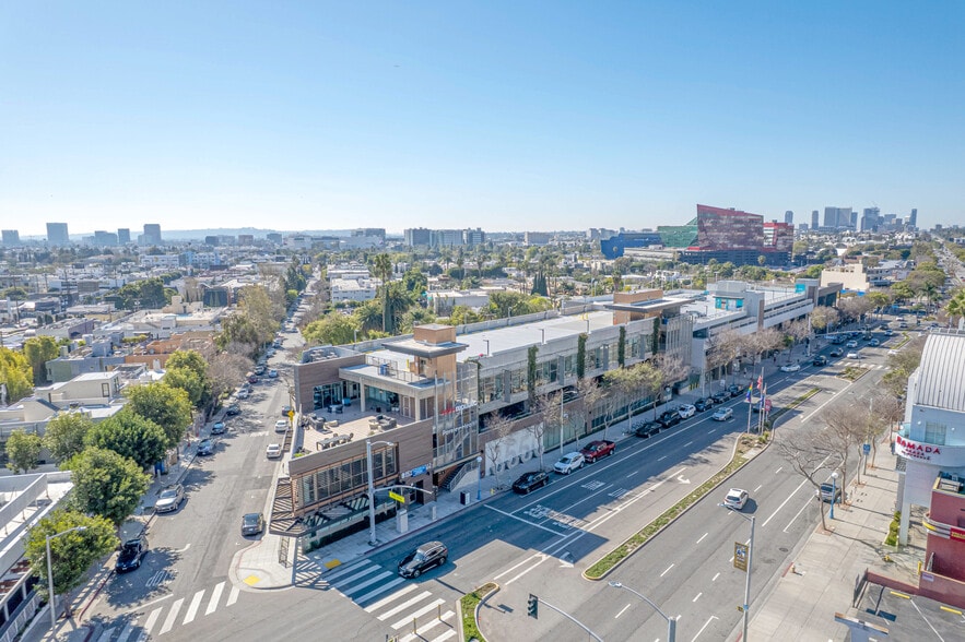 8550-8594 Santa Monica Blvd, West Hollywood, CA for lease - Building Photo - Image 2 of 9